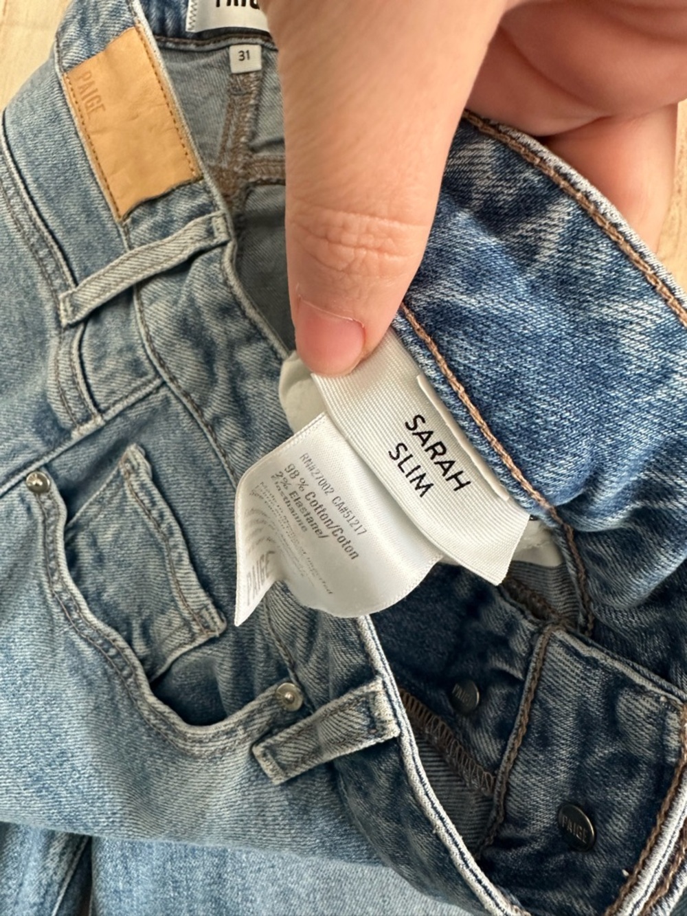 PAIGE High-Rise Button-Fly sarah slim Women's Jeans in Light Blue‎ - Picture 5 of 7